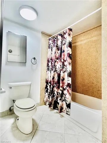 826 Wiggins Pass Rd 302, Naples, Florida 34110