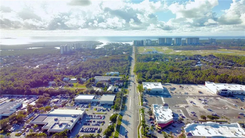 826 Wiggins Pass Rd 302, Naples, Florida 34110