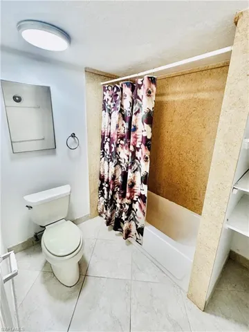 826 Wiggins Pass Rd 302, Naples, Florida 34110