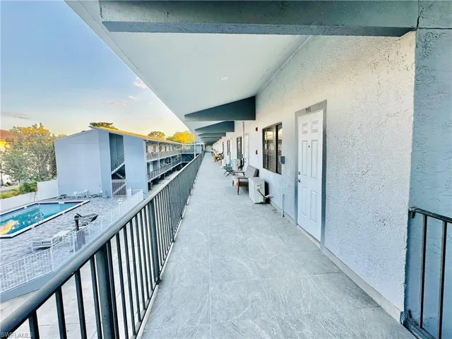 826 Wiggins Pass Rd 302, Naples, Florida 34110