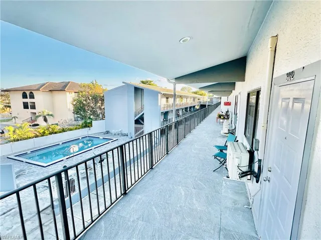 826 Wiggins Pass Rd 302, Naples, Florida 34110