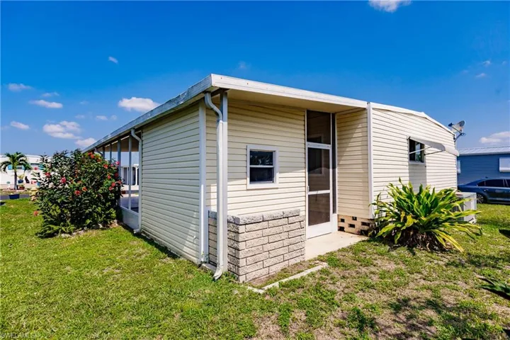 3122  Glenbrook  DR, North Fort Myers, FL 33917