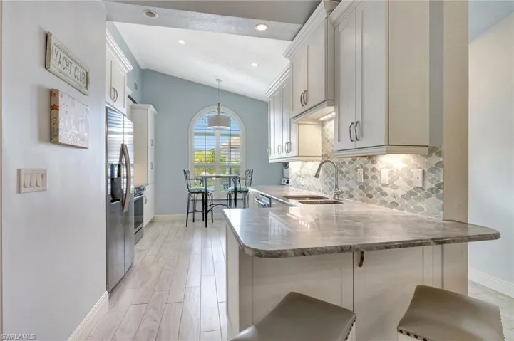 Breakfast bar