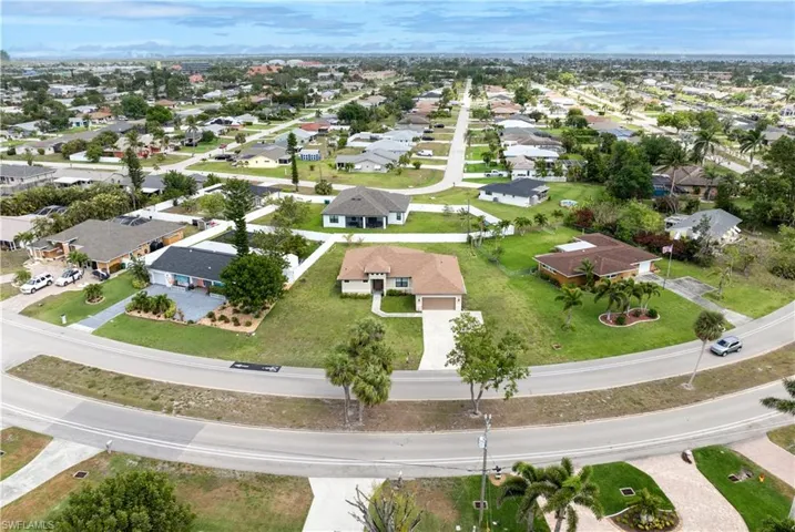 Birds eye view of property featuring a residential view