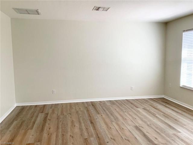 BEAUTIFUL PLANK WOOD FLOORING IN THE LOFT!