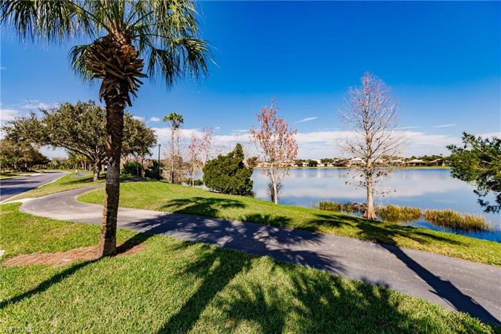 STONEYBROOK HAS AMAZING WALKING PATHS WITH BEAUTIFUL LAKE SCENERY FOR YOUR ENJOYMENT!