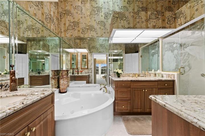 6155  Reserve  CIR, Naples, FL 34119