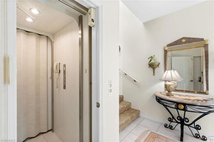 6155  Reserve  CIR, Naples, FL 34119