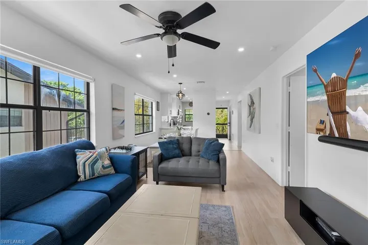 5245  Treetops  DR, Naples, FL 34113