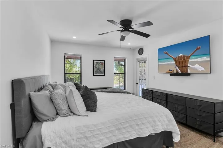 5245  Treetops  DR, Naples, FL 34113