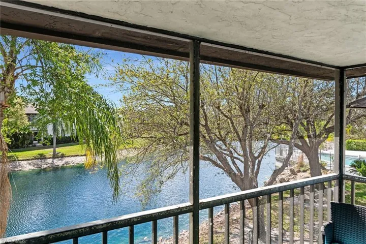5245  Treetops  DR, Naples, FL 34113