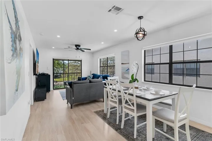 5245  Treetops  DR, Naples, FL 34113