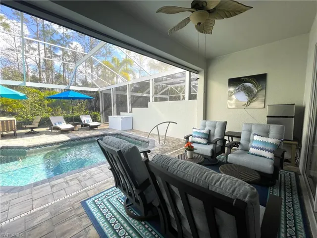 Nice enclosed lanai area