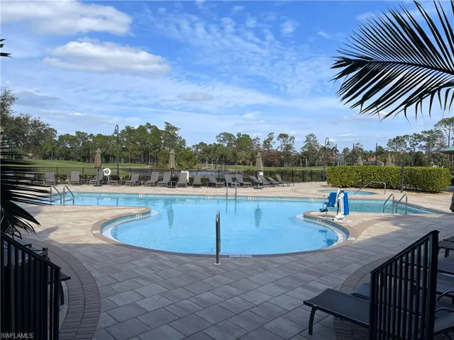 Clubhouse resort style pool