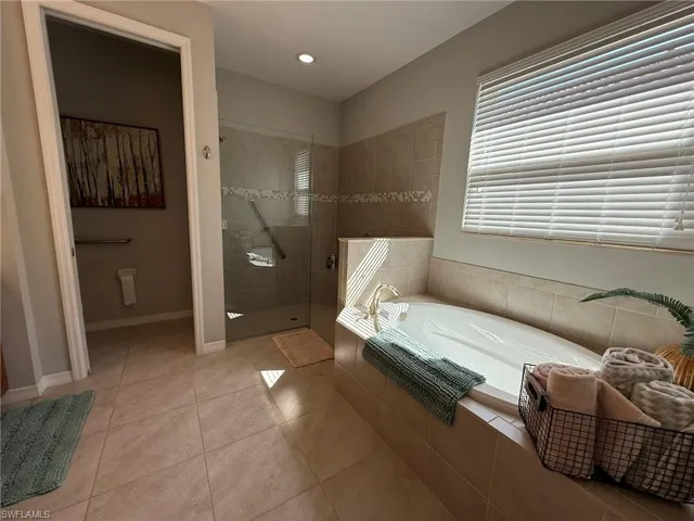 3916  King Edwards  ST, Fort Myers, FL 33916