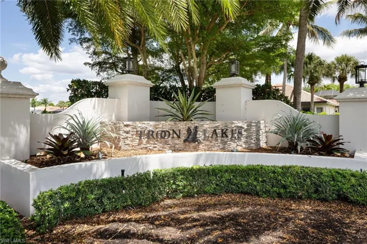 9239  Troon Lakes  DR, Naples, FL 34109