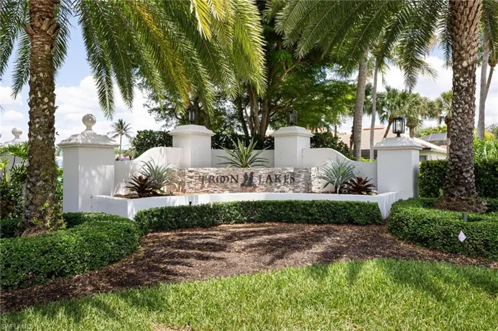9239  Troon Lakes  DR, Naples, FL 34109