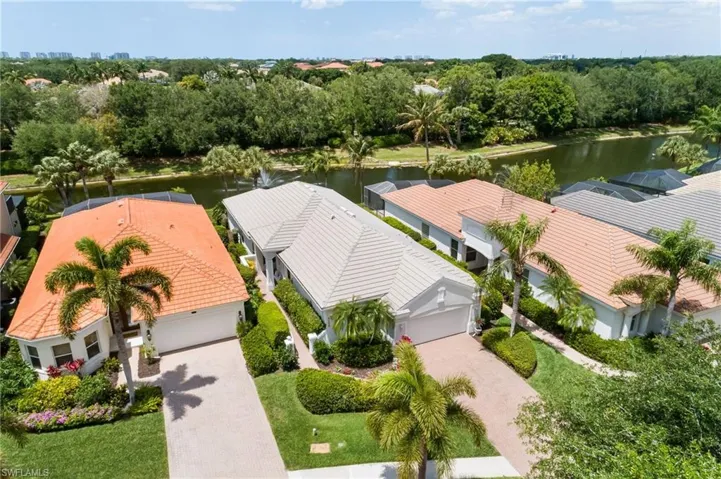 9239  Troon Lakes  DR, Naples, FL 34109