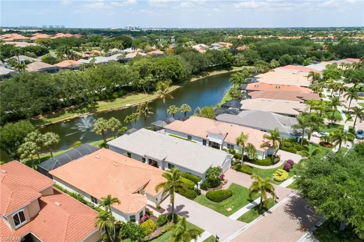 9239  Troon Lakes  DR, Naples, FL 34109