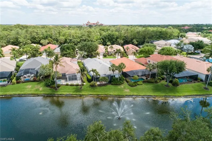 9239  Troon Lakes  DR, Naples, FL 34109