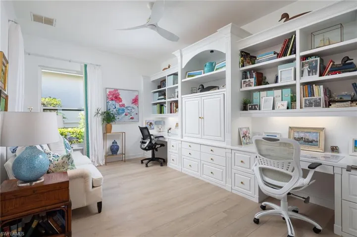 9239  Troon Lakes  DR, Naples, FL 34109