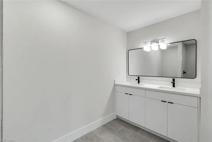 owner's ensuite bath/bano principal