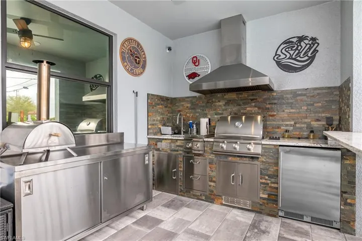 337 SW 28th  PL, Cape Coral, FL 33991