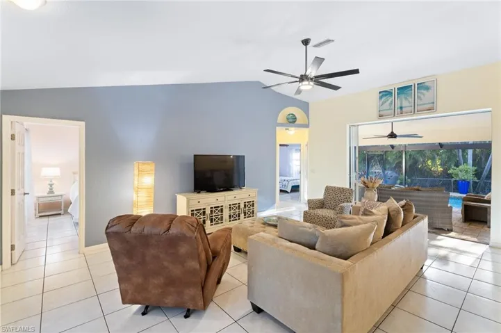 4813 Sw 25th Ct, Cape Coral, Florida 33914