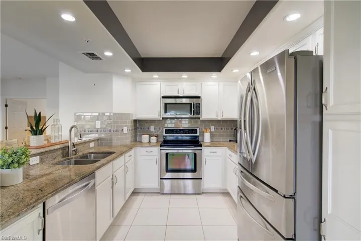 28044 Cavendish Ct, Bonita Springs, Florida 34135
