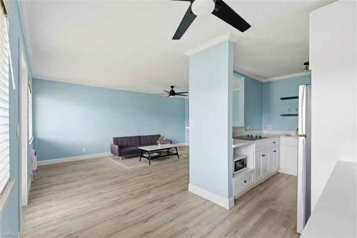 473  12th S AVE, Naples, FL 34102