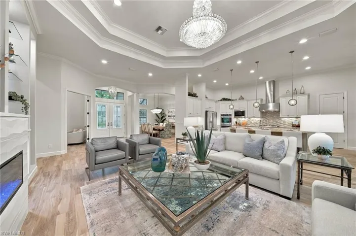 9021 Sorreno Ct, Naples, Florida 34119