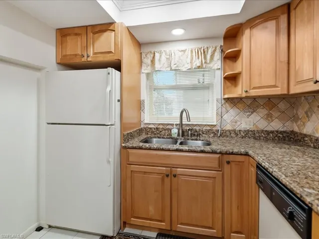 Updated Kitchen Cabinets & Granite Counters