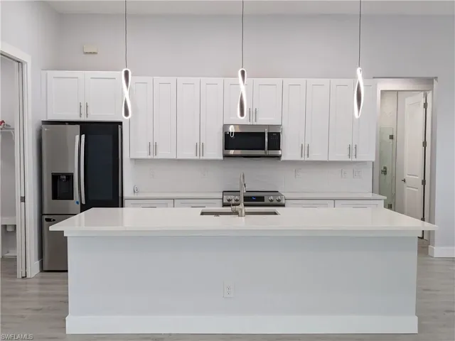 3027 Sw 16th Pl, Cape Coral, Florida 33914
