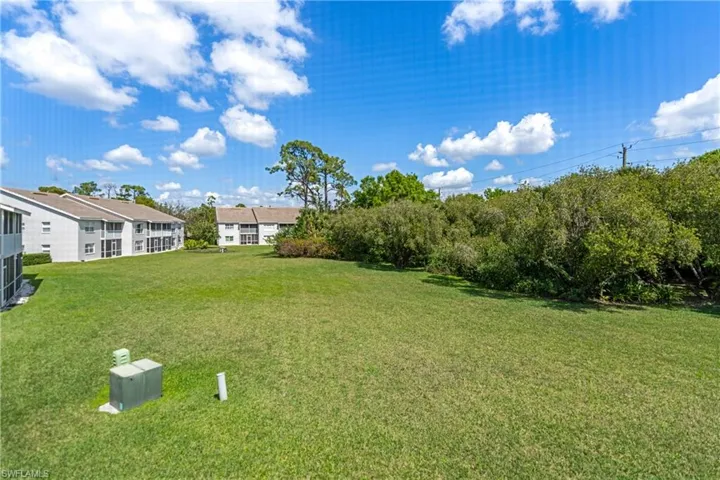 Lani over looks wooded area  very nice for privacy.