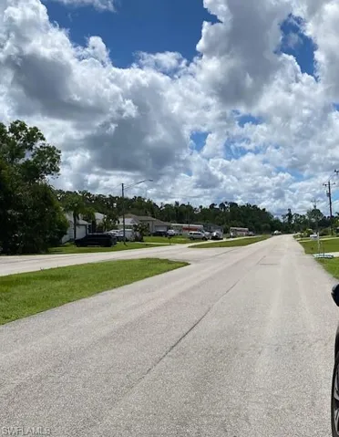 Garden Blvd in front of home facing south east