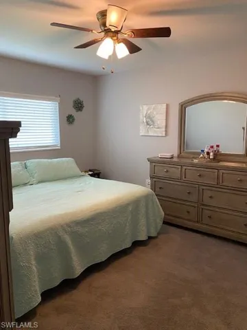 Large main bedroom with walk-in closet and joining bathroom