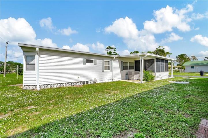 776  Roses  LN, North Fort Myers, FL 33917
