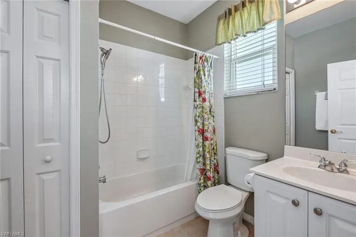 4660  Hawks Nest  WAY, Naples, FL 34114