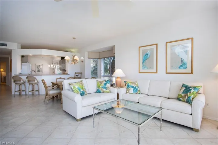 7655  Pebble Creek  CIR, Naples, FL 34108