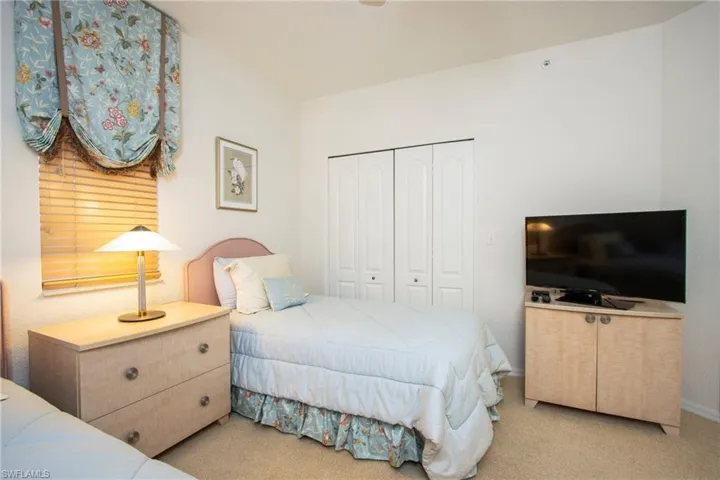 7655  Pebble Creek  CIR, Naples, FL 34108