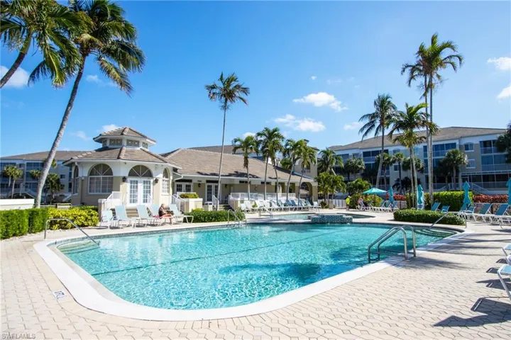 7655  Pebble Creek  CIR, Naples, FL 34108