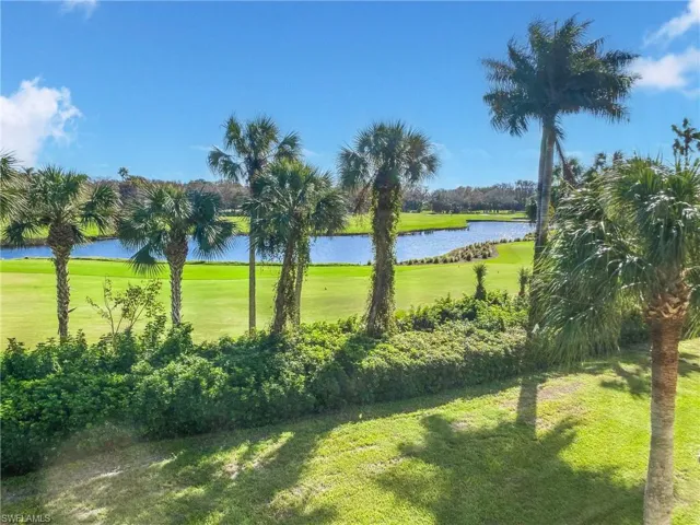 7655  Pebble Creek  CIR, Naples, FL 34108