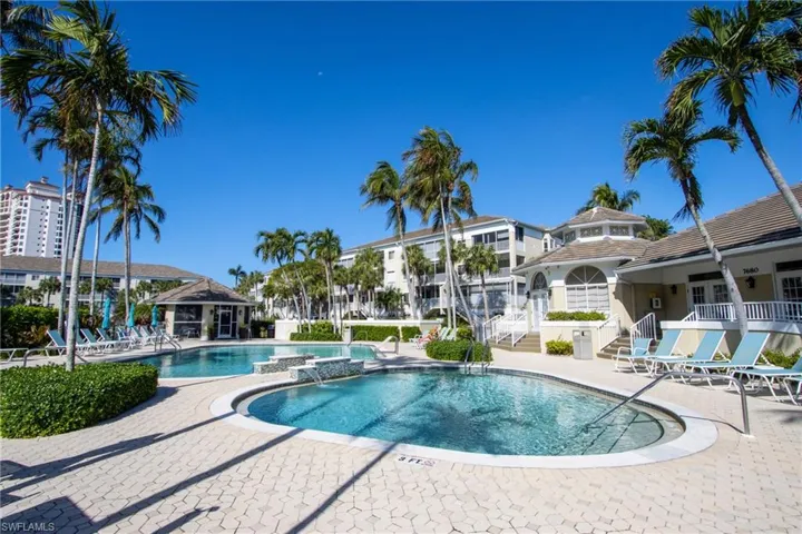 7655  Pebble Creek  CIR, Naples, FL 34108