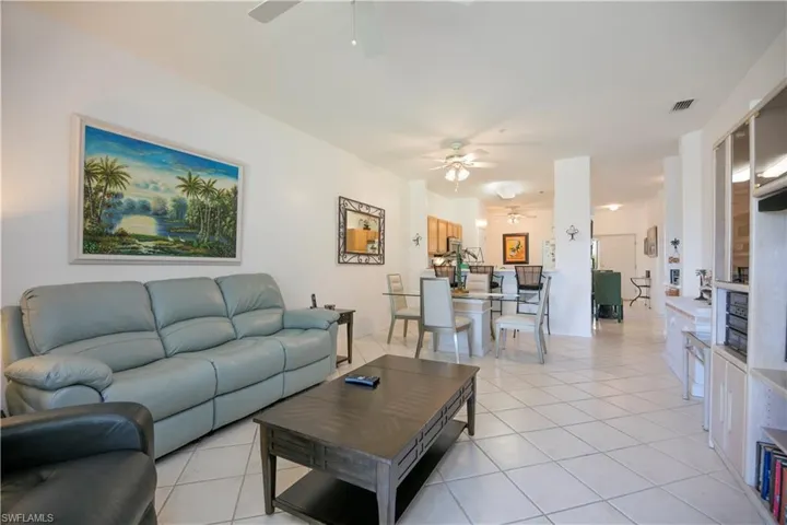 3964 Bishopwood Ct E 1-202, Naples, Florida 34114
