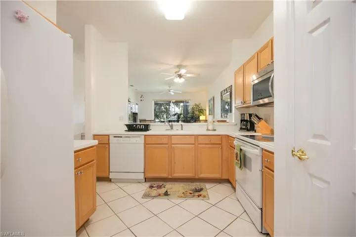 3964 Bishopwood Ct E 1-202, Naples, Florida 34114