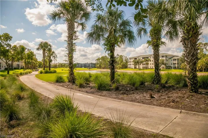 3964 Bishopwood Ct E 1-202, Naples, Florida 34114