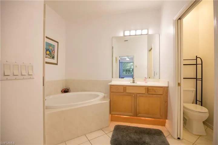 3964 Bishopwood Ct E 1-202, Naples, Florida 34114