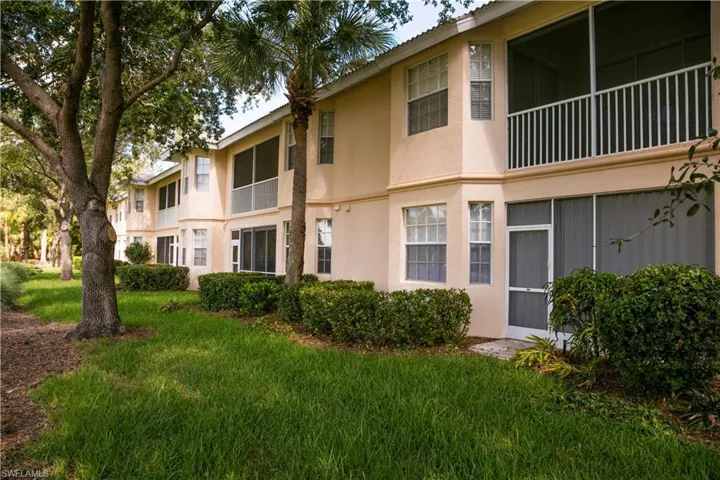 3964 Bishopwood Ct E 1-202, Naples, Florida 34114