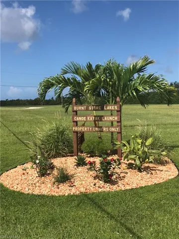 Entry to resident kayak/canoe launch