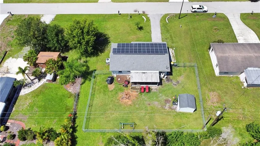 Birds eye view of property